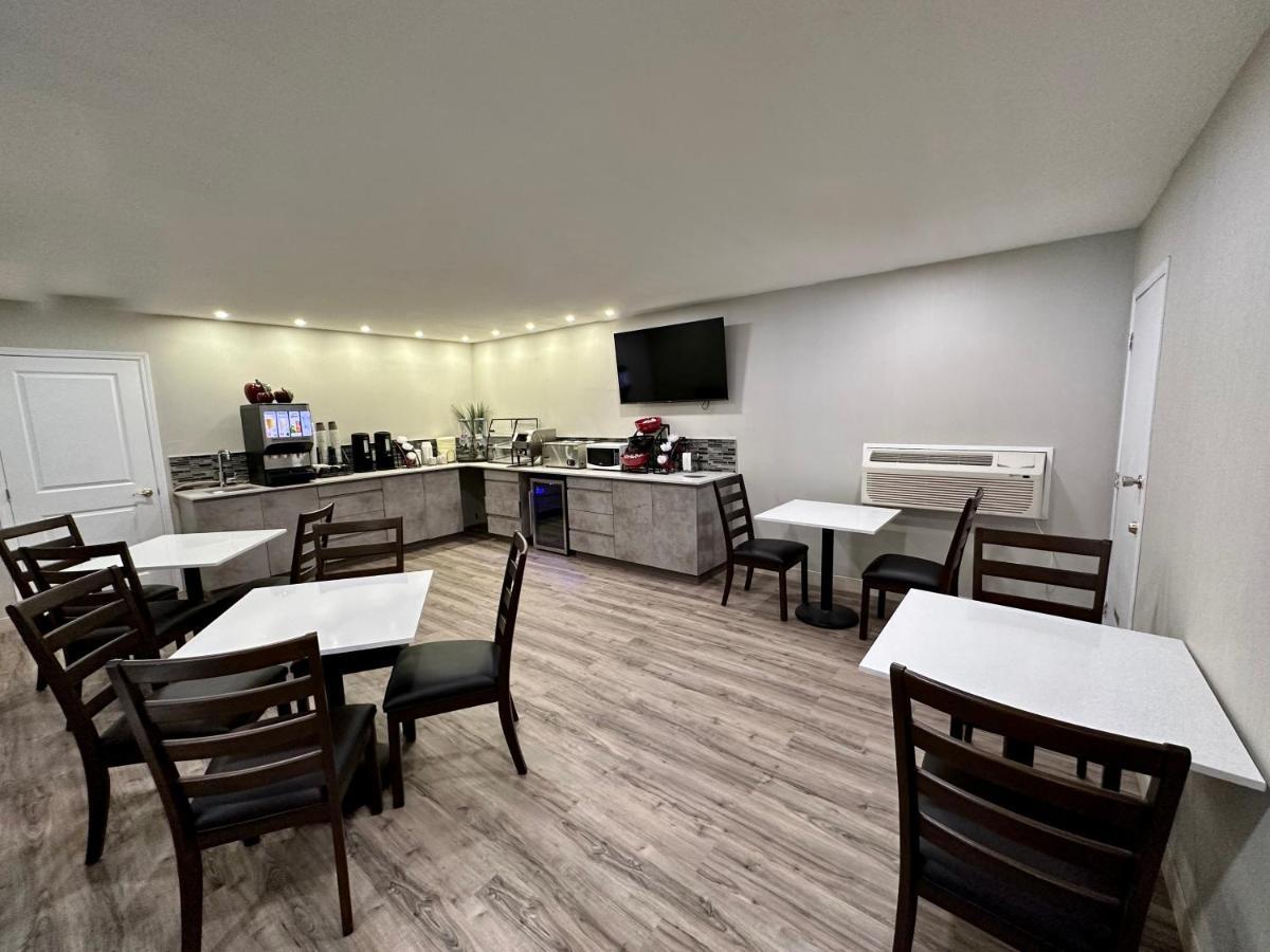 Econo Lodge Inn & Suites Pincher Creek Εξωτερικό φωτογραφία