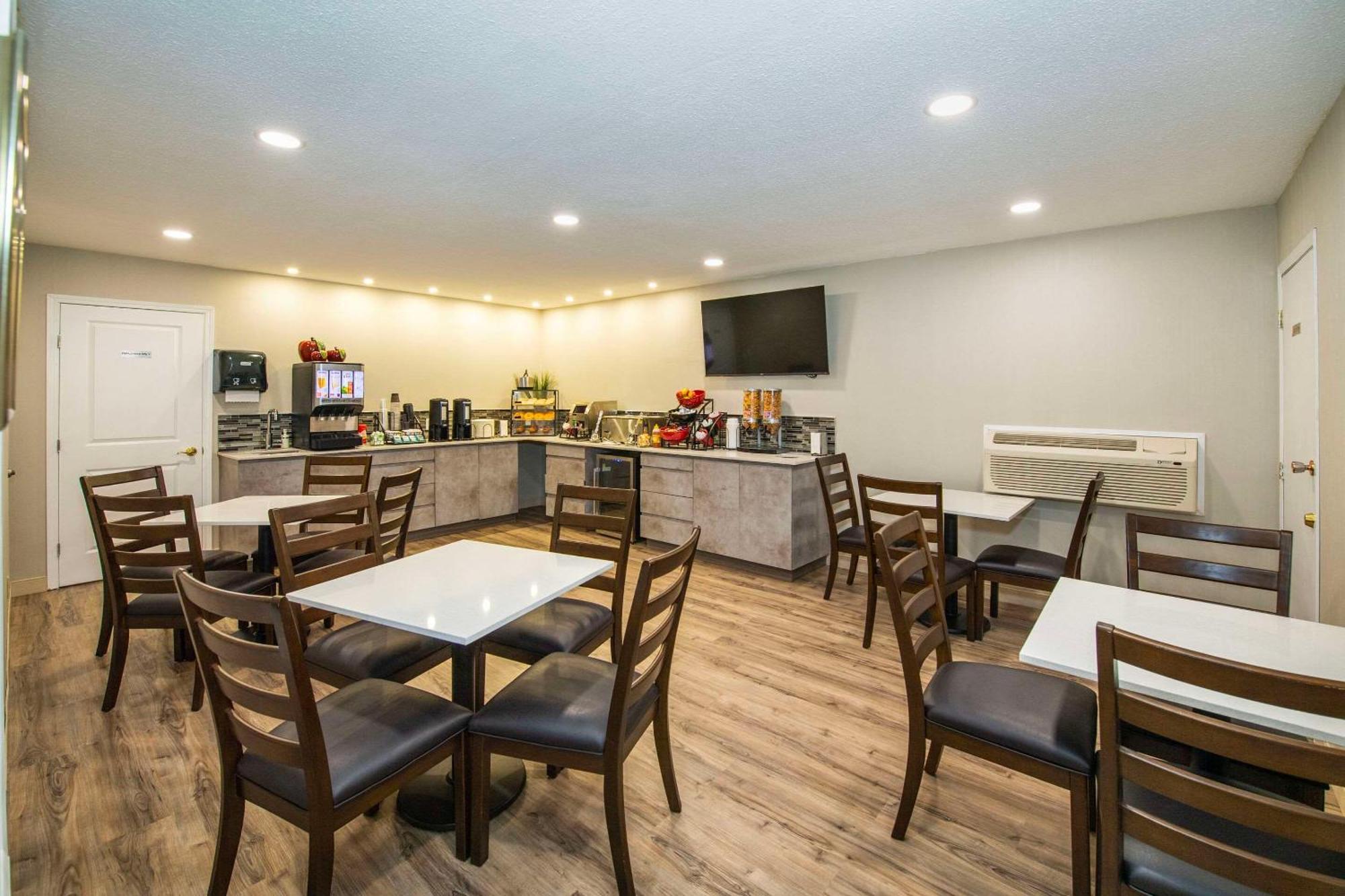 Econo Lodge Inn & Suites Pincher Creek Εξωτερικό φωτογραφία
