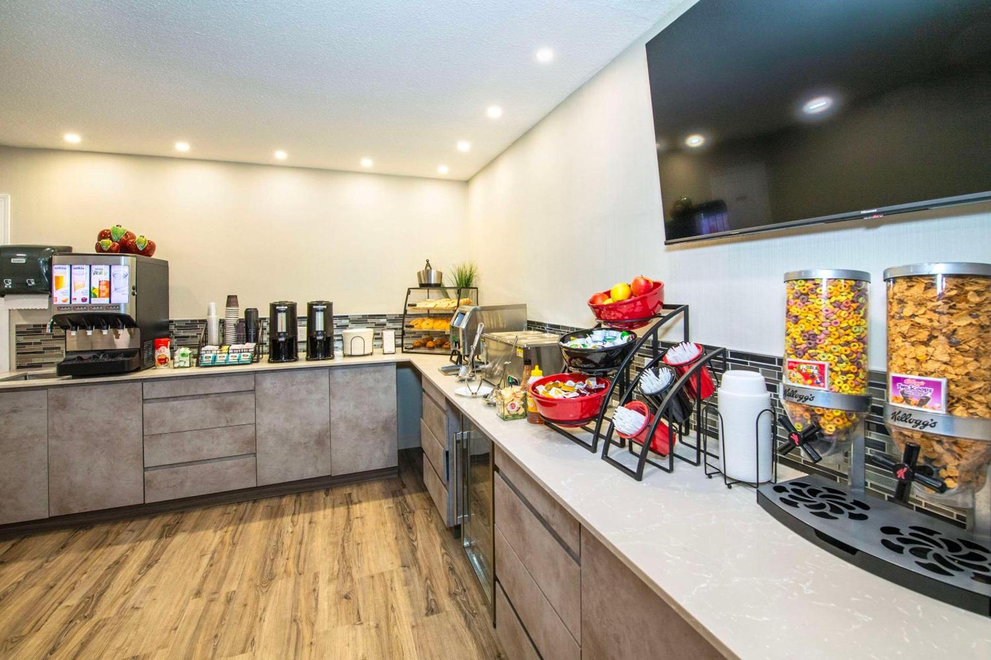 Econo Lodge Inn & Suites Pincher Creek Εξωτερικό φωτογραφία