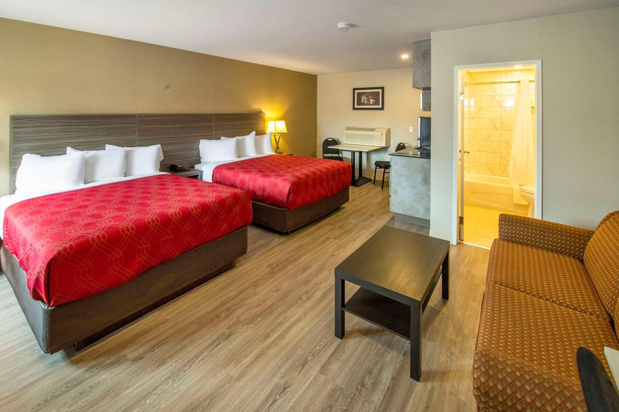 Econo Lodge Inn & Suites Pincher Creek Εξωτερικό φωτογραφία