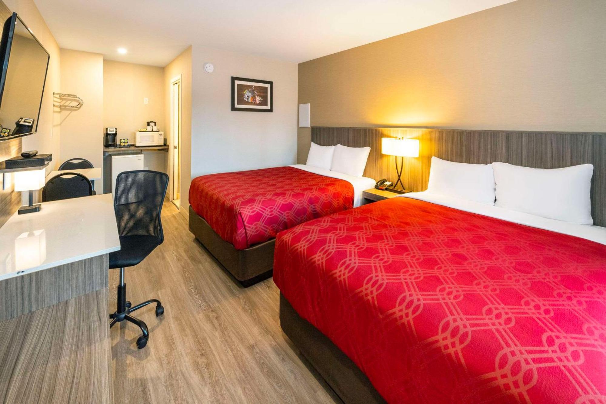 Econo Lodge Inn & Suites Pincher Creek Εξωτερικό φωτογραφία