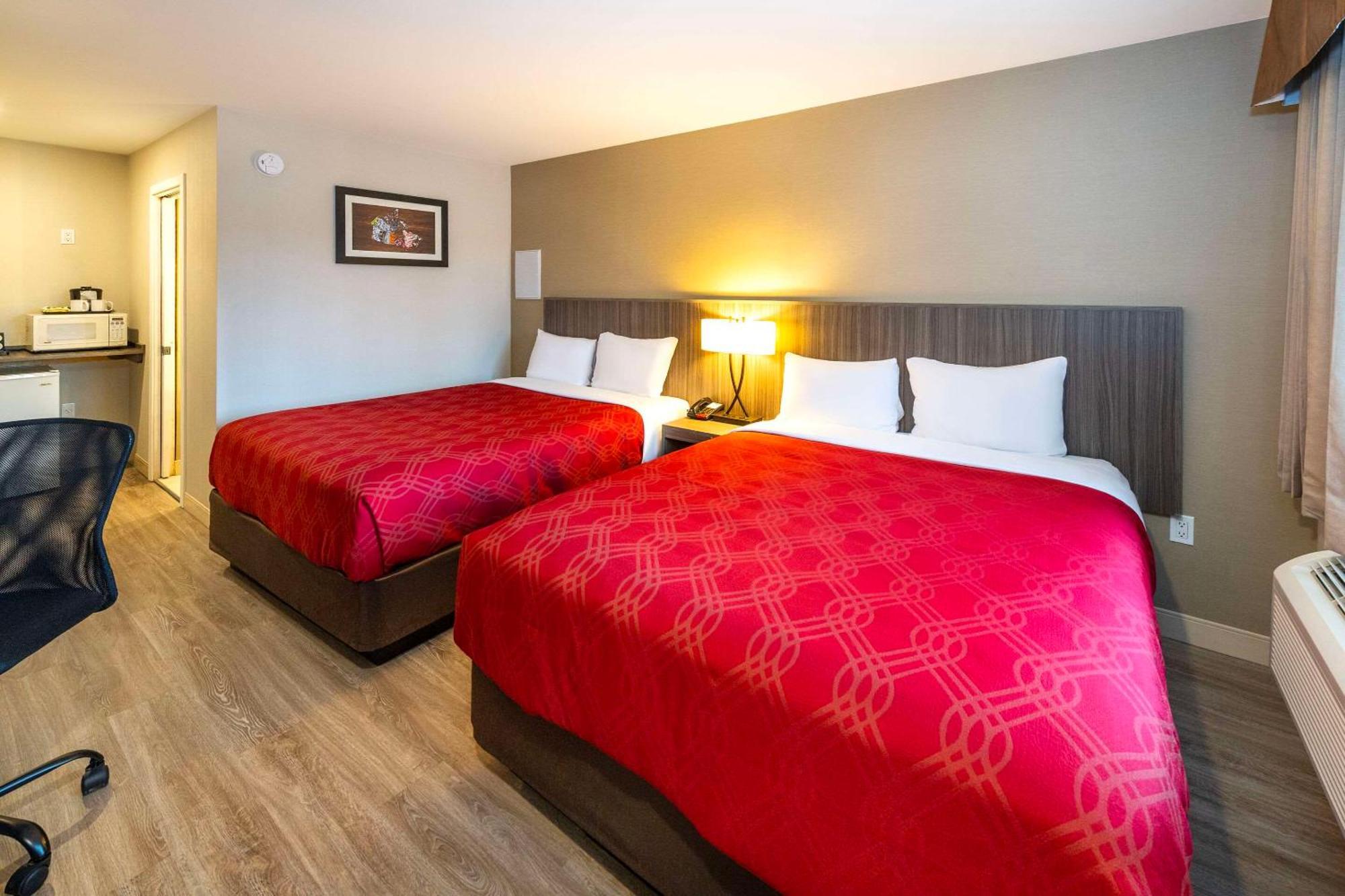 Econo Lodge Inn & Suites Pincher Creek Εξωτερικό φωτογραφία