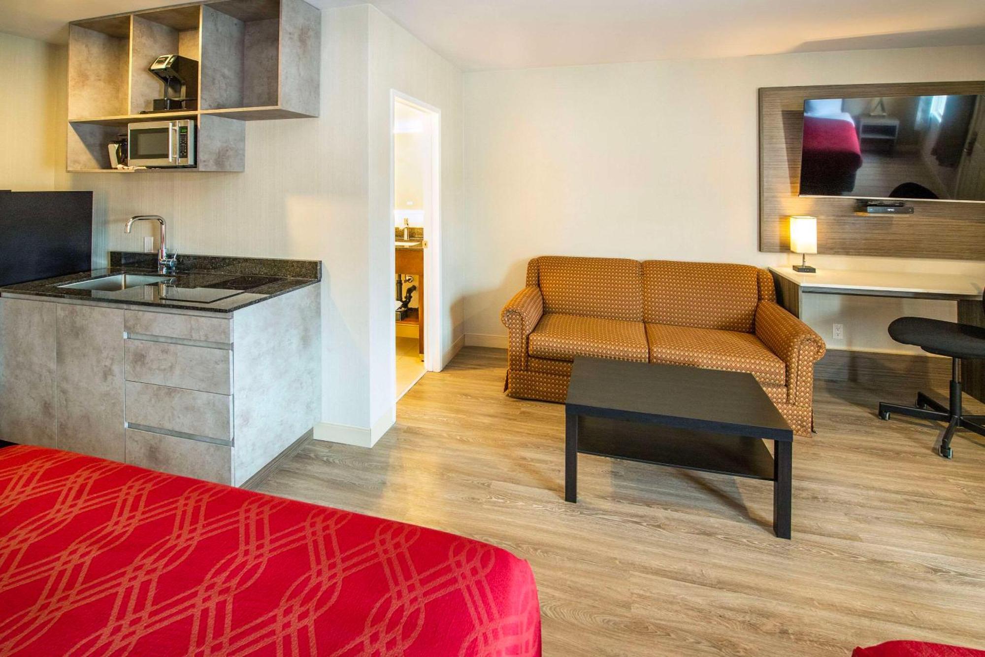 Econo Lodge Inn & Suites Pincher Creek Εξωτερικό φωτογραφία