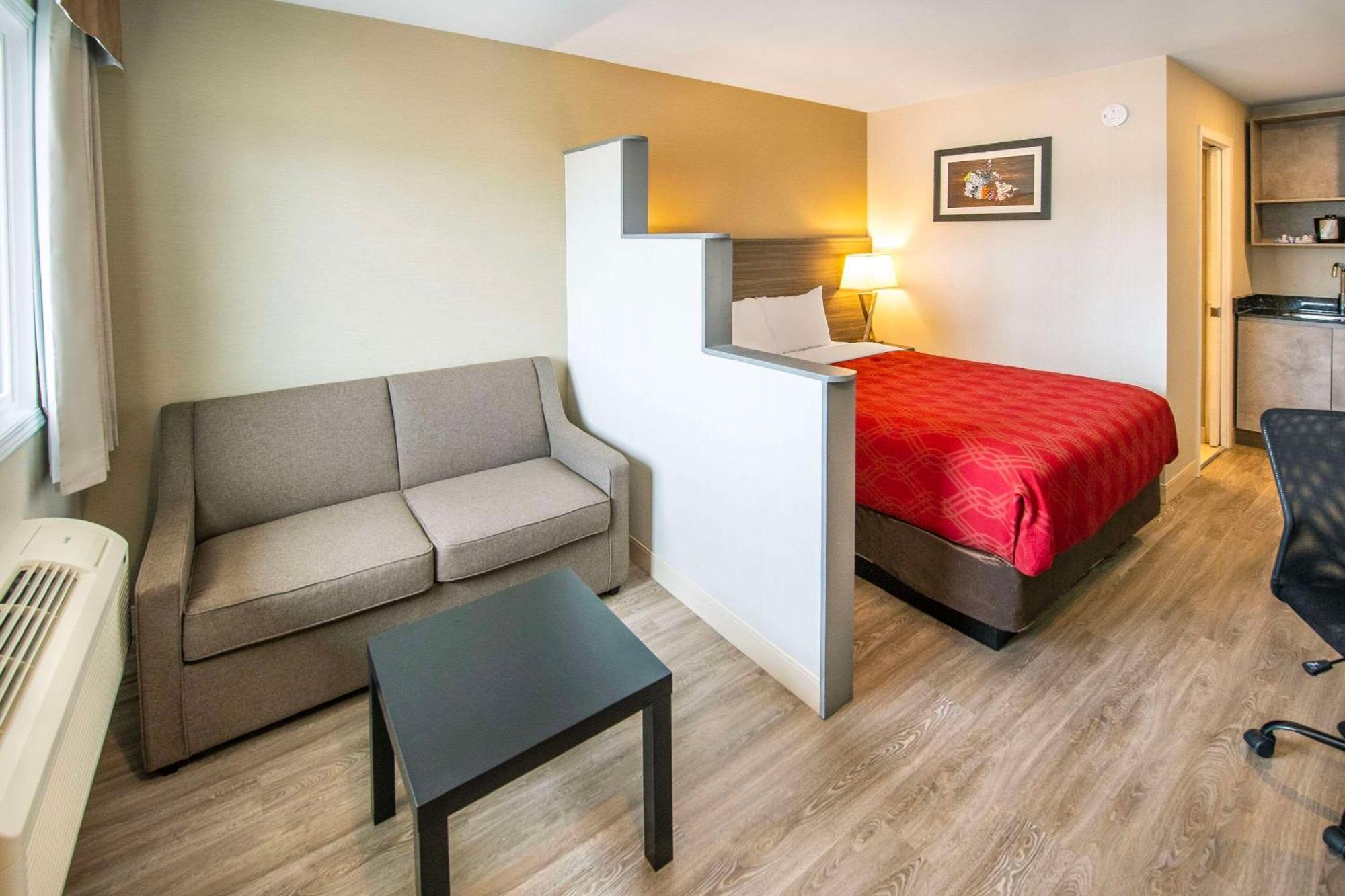 Econo Lodge Inn & Suites Pincher Creek Εξωτερικό φωτογραφία