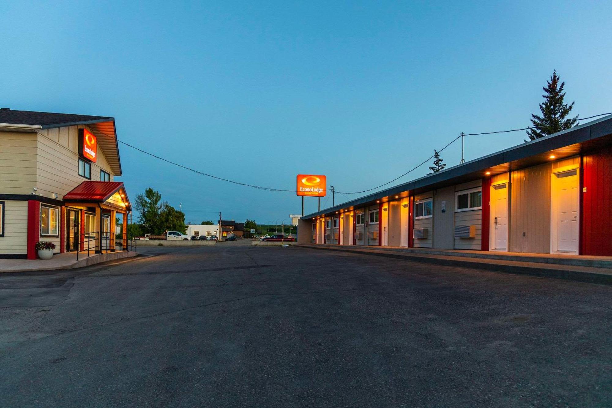 Econo Lodge Inn & Suites Pincher Creek Εξωτερικό φωτογραφία