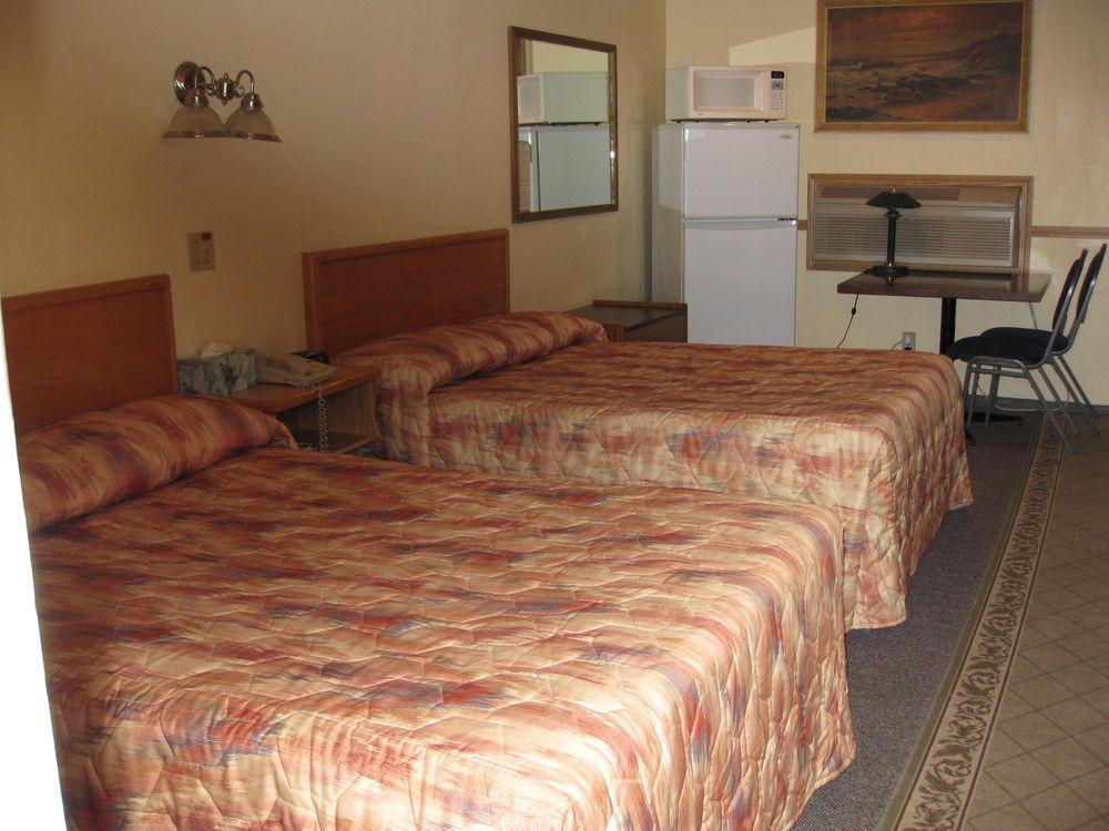 Econo Lodge Inn & Suites Pincher Creek Εξωτερικό φωτογραφία