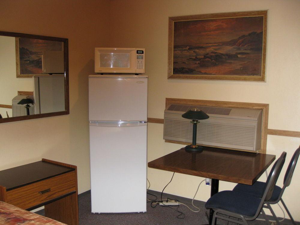 Econo Lodge Inn & Suites Pincher Creek Εξωτερικό φωτογραφία