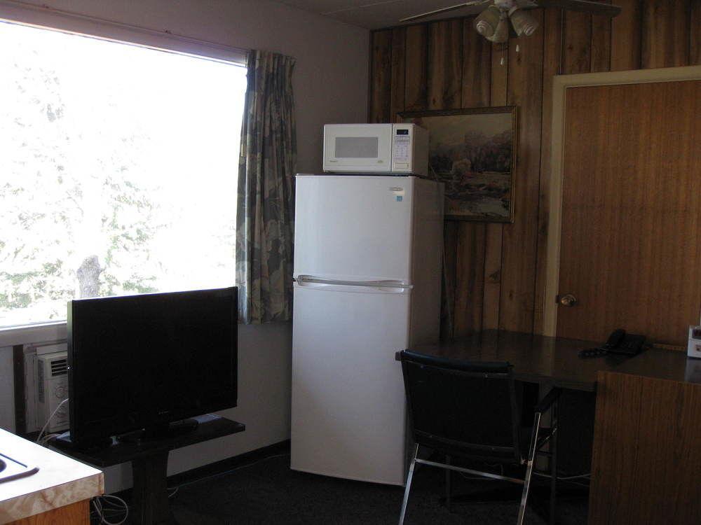 Econo Lodge Inn & Suites Pincher Creek Εξωτερικό φωτογραφία
