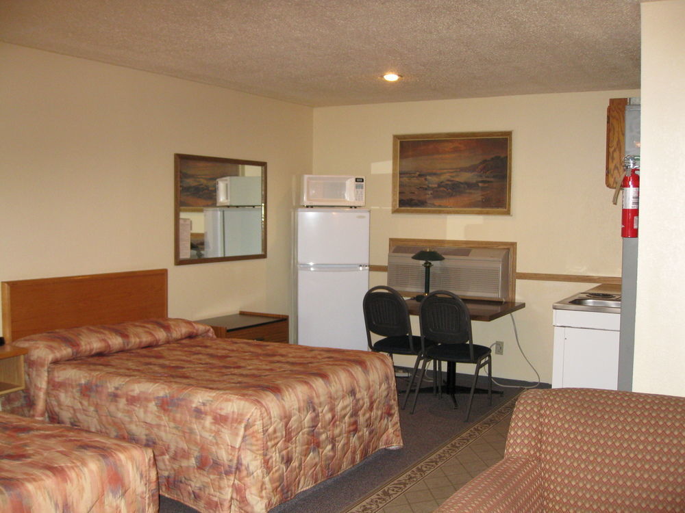 Econo Lodge Inn & Suites Pincher Creek Εξωτερικό φωτογραφία