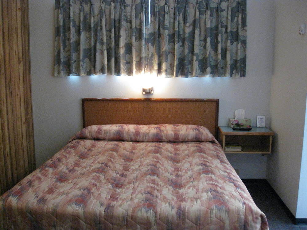 Econo Lodge Inn & Suites Pincher Creek Εξωτερικό φωτογραφία