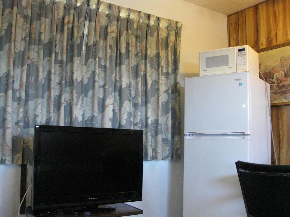 Econo Lodge Inn & Suites Pincher Creek Εξωτερικό φωτογραφία